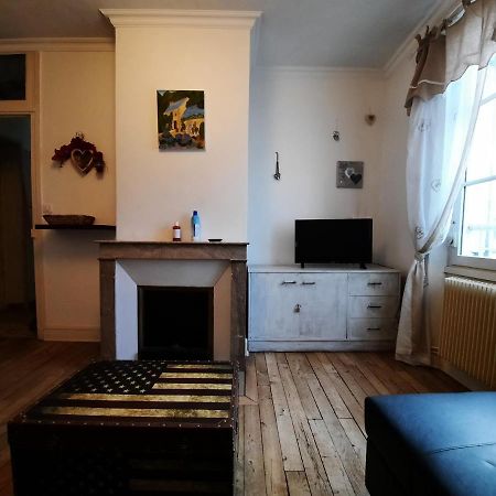 Joli Appartement Meuble Паре-ле-Моньяль Экстерьер фото